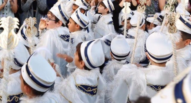 Sünnet zamanı seçimi pek çok aile için kafa karıştıran çok
