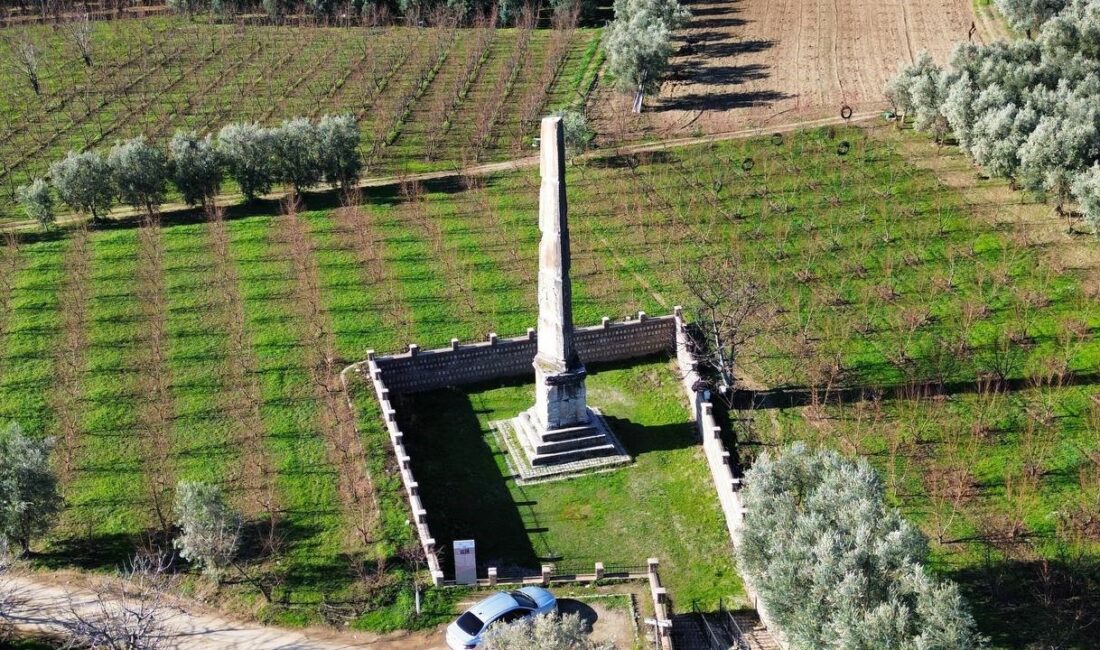 Bursa’nın İznik ilçesinde bulunan Roma dönemine ait mezar anıtı olan