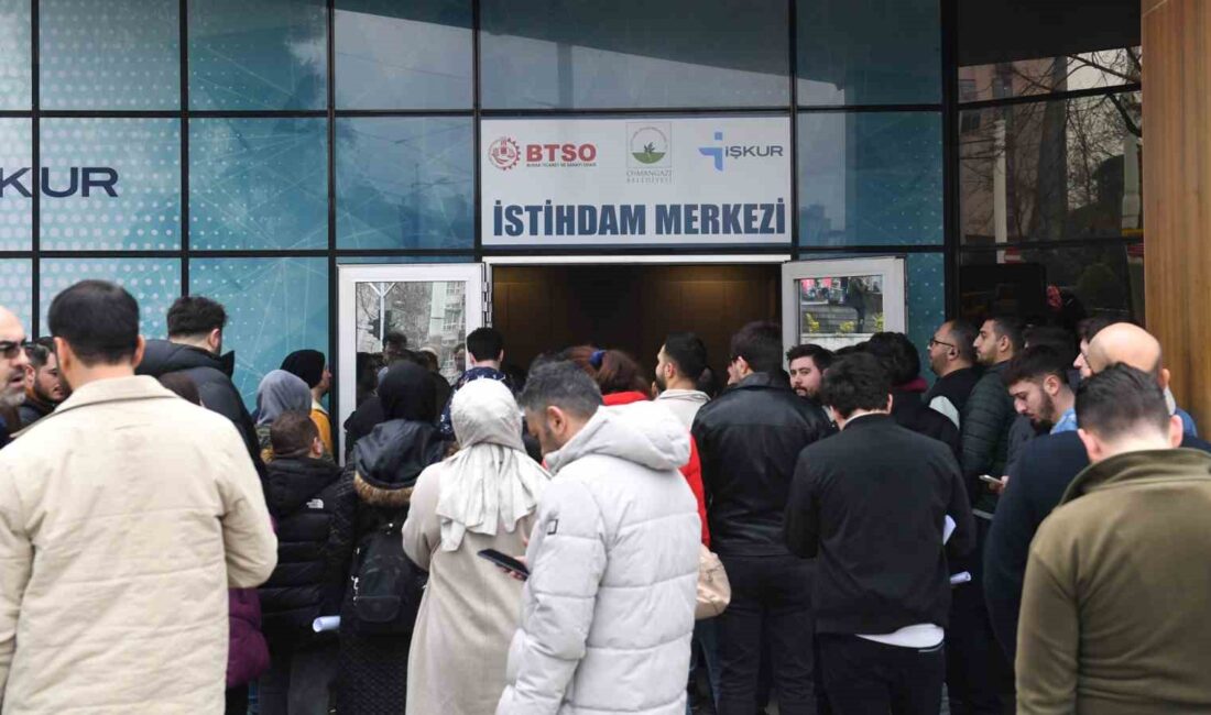 Osmangazi Belediyesi’nin iş arayan vatandaşlar ile işverenleri bir araya getirdiği