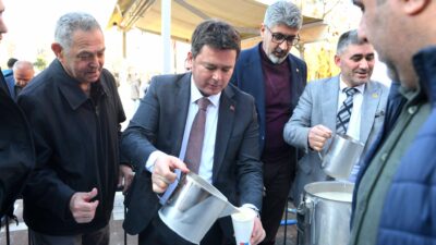 Osmangazi Belediye Başkanı Erkan Aydın, Bağlarbaşı Mahallesi’ne yaptığı ziyarette esnaf