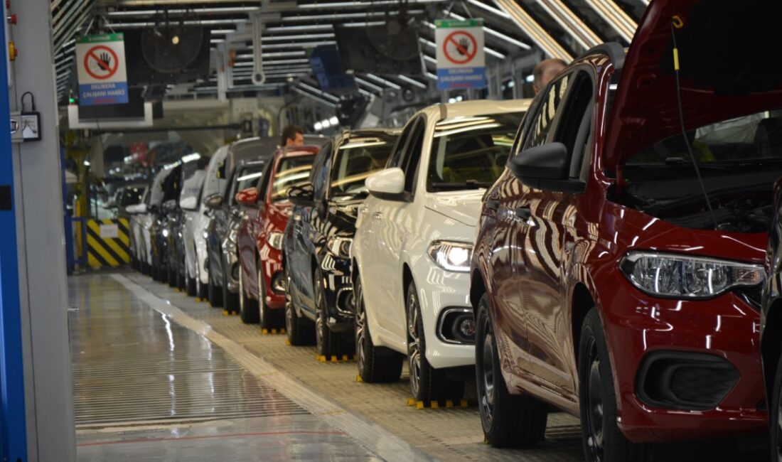 Tofaş’ta Üretim Geçici Olarak Durdu Türkiye’nin otomotiv devi Tofaş, Bursa’daki fabrikasında bugün itibarıyla üretimi geçici