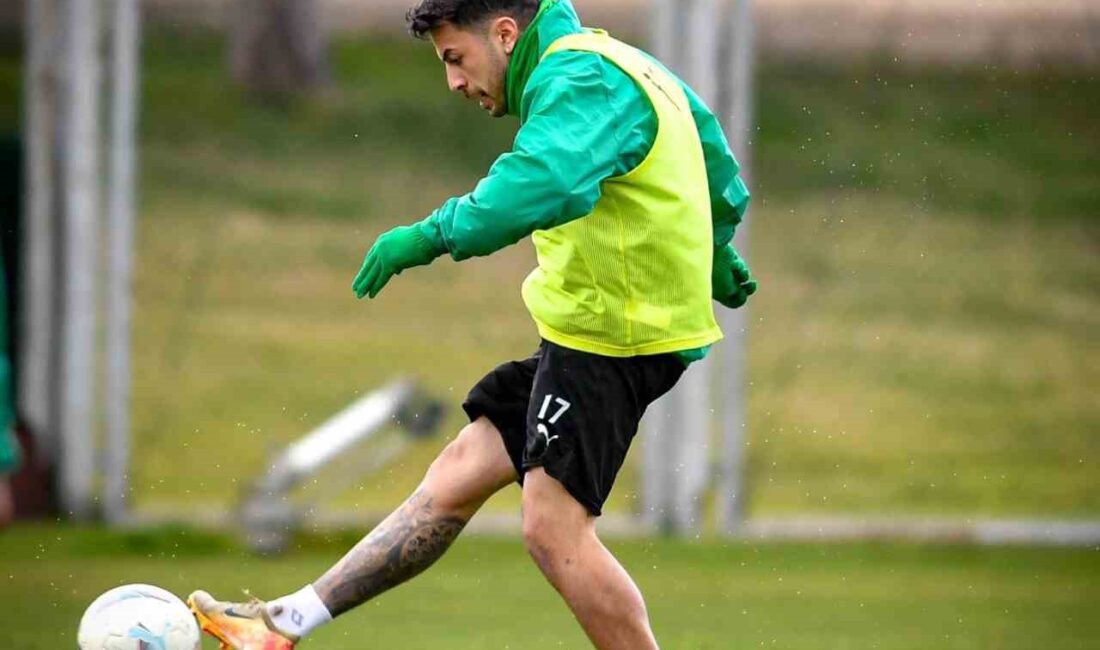 Bursaspor’da Muşspor maçı hazırlıkları bugün yapılan idmanla devam etti. Yeşil
