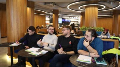 Bursa Büyükşehir Belediyesi, gençlerin karar alma sürecine daha aktif katılım