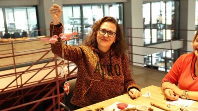 Nilüfer Belediyesi, 14 Şubat Sevgililer Günü’ne özel "Kapı Süsü Atölyesi"