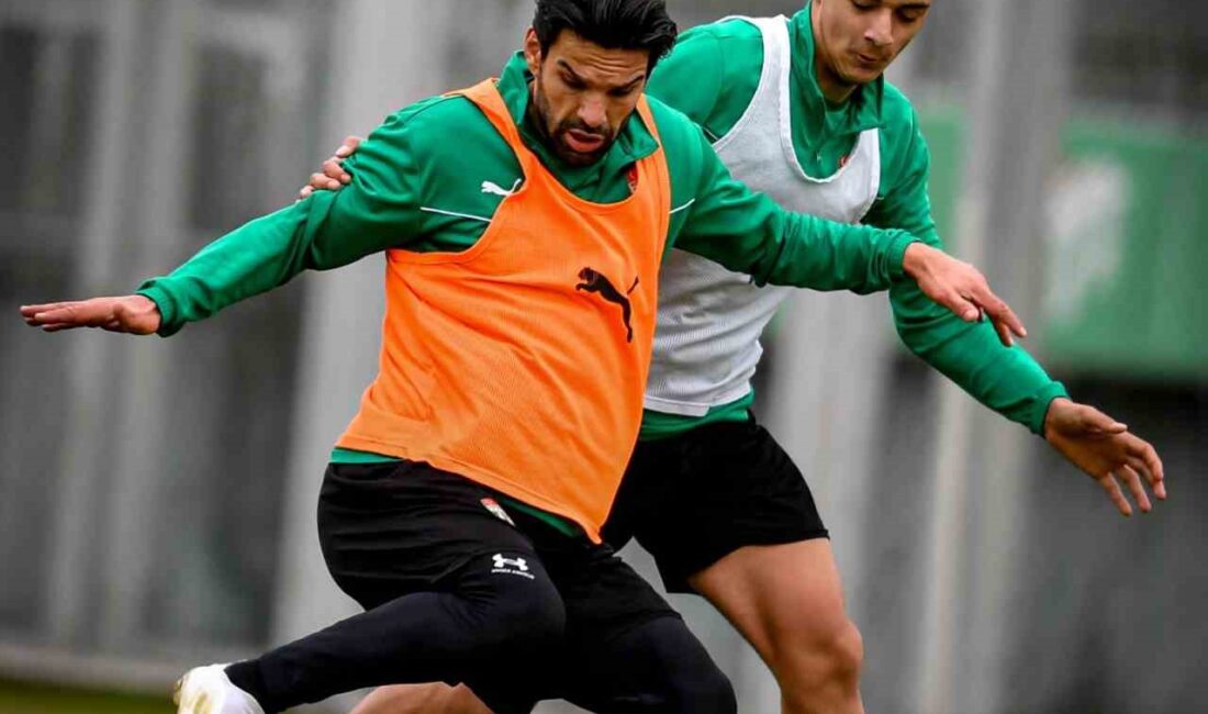 Bursaspor Taktik Çalıştı Bursaspor’da Anadolu Üniversitesi hazırlıkları devam etti. Yeşil Beyazlı takım taktik