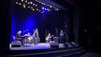 Bursa Büyükşehir Belediyesi tarafından düzenlenen ‘Caz Pazarı’ konserlerinin son konuğu,