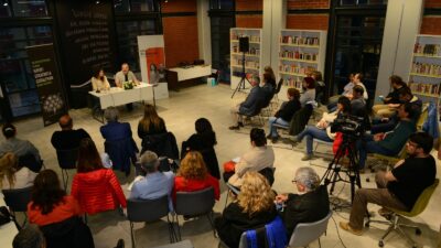 Nilüfer Belediyesi’nin düzenlediği Koza Buluşmaları’nın konuğu ödüllü yazar ve antropolog