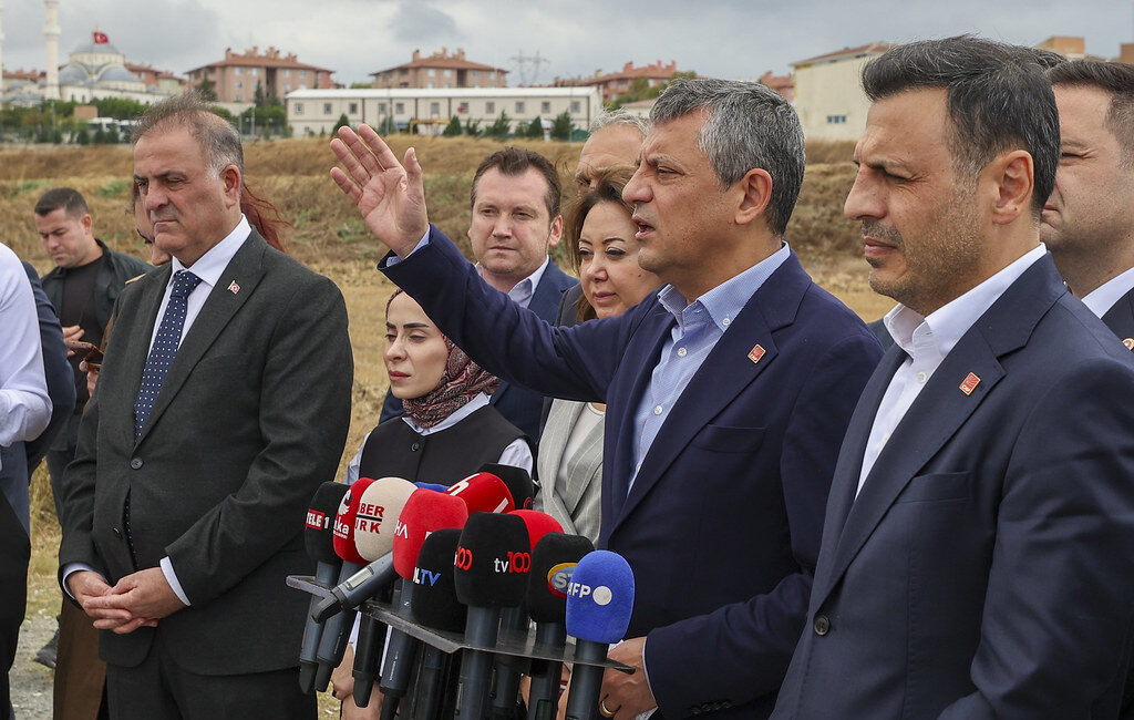 Cumhuriyet Halk Partisi Lideri Özgür Özel, Cumhurbaşkanı adayı Ekrem İmamoğlu’nun