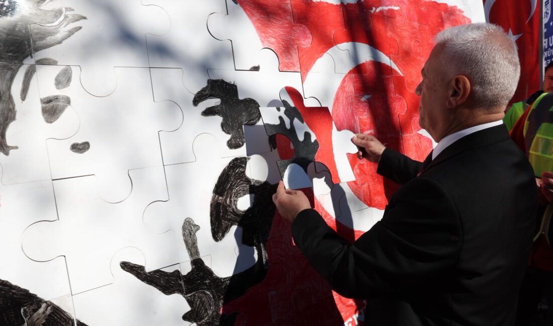 Tüm yurtta olduğu gibi Bursa’da da 29 Ekim Cumhuriyet Bayramı’nın