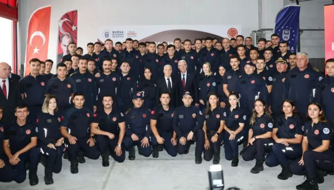 Bursa’da itfaiye teşkilatını ekip ve ekipman destekleriyle sürekli güçlendiren Büyükşehir