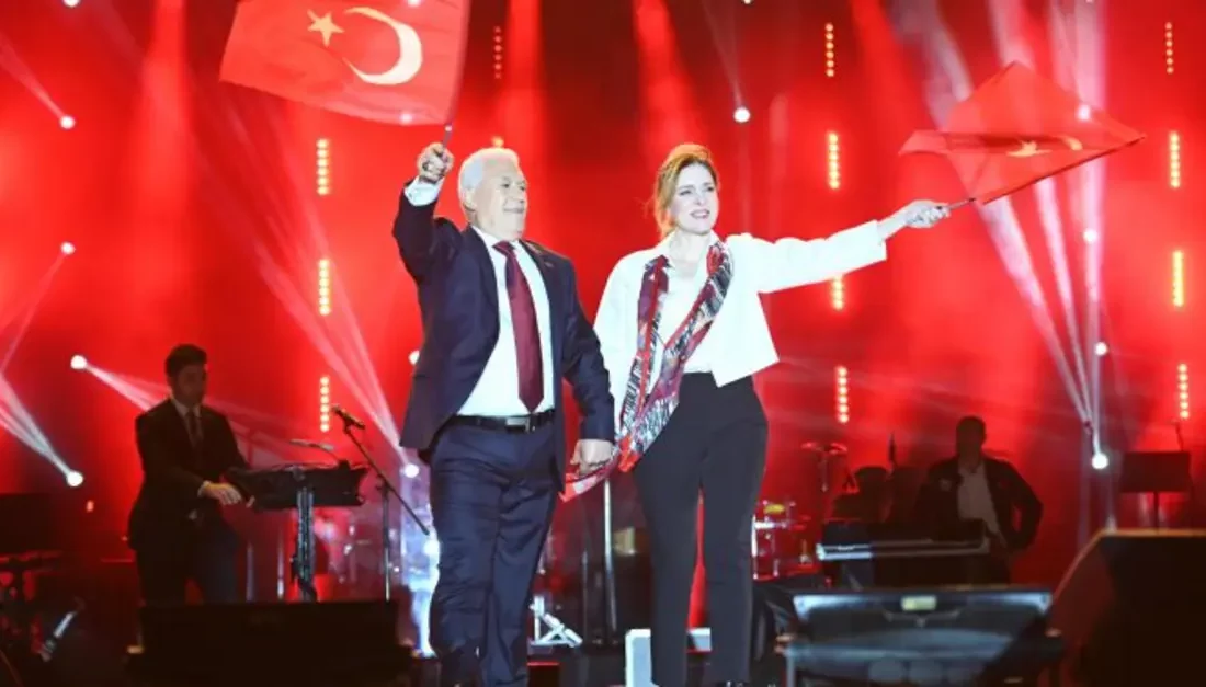 Bursa Büyükşehir Belediyesi, 29 Ekim Cumhuriyet Bayramı coşkusunu hazırladığı zengin