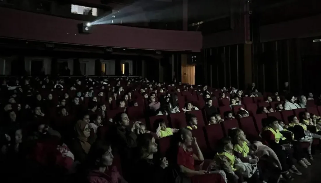 Büyükşehir Belediyesi tarafından düzenlenen ‘Bursa Sinema Günleri’nde Cumhuriyet coşkusu yaşanıyor.