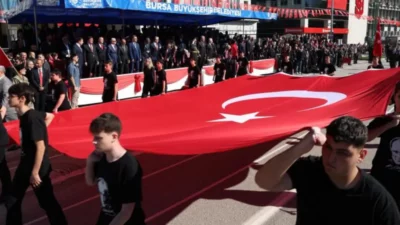 Tüm yurtta olduğu gibi Bursada da 29 Ekim Cumhuriyet Bayramının