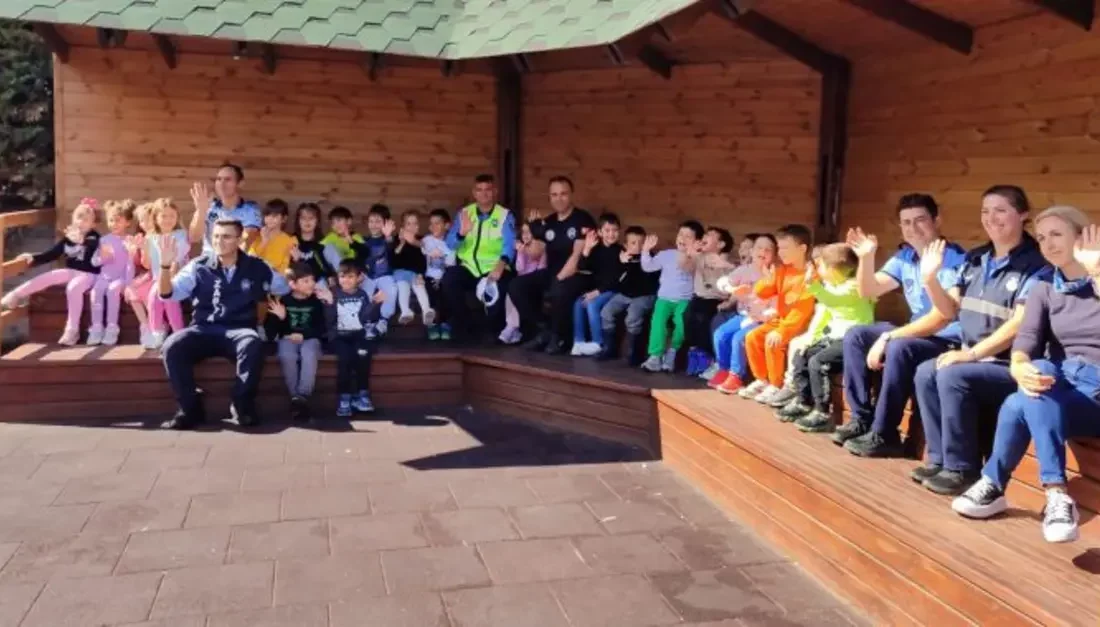 Trafik bilincinin küçük yaşlarda kazanılmasını amaçlayan Bursa Büyükşehir Belediyesi, anaokulu