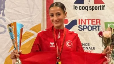 Bursa Büyükşehir Belediyesporlu Nazmiye Ak, Fransada düzenlenen Gençler Bocce Dünya