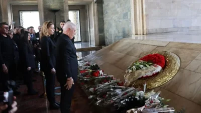 - Bursa Büyükşehir Belediye Başkanı Mustafa Bozbey ve Büyükşehir bürokratları