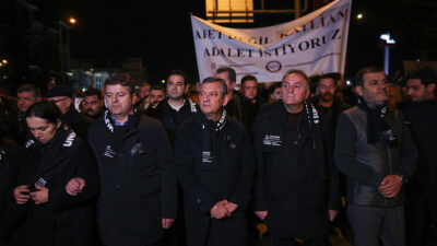 Adıyaman’da binlerce kişiyle sessiz yürüyüş düzenlendi. Deprem anı olan 4.17’de