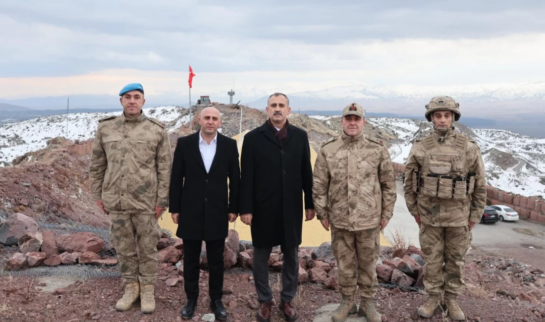 Ağrı Valisi Önder Bozkurt, Ağrı Dağı’nda konuşlanan Hazzep Tepe Jandarma