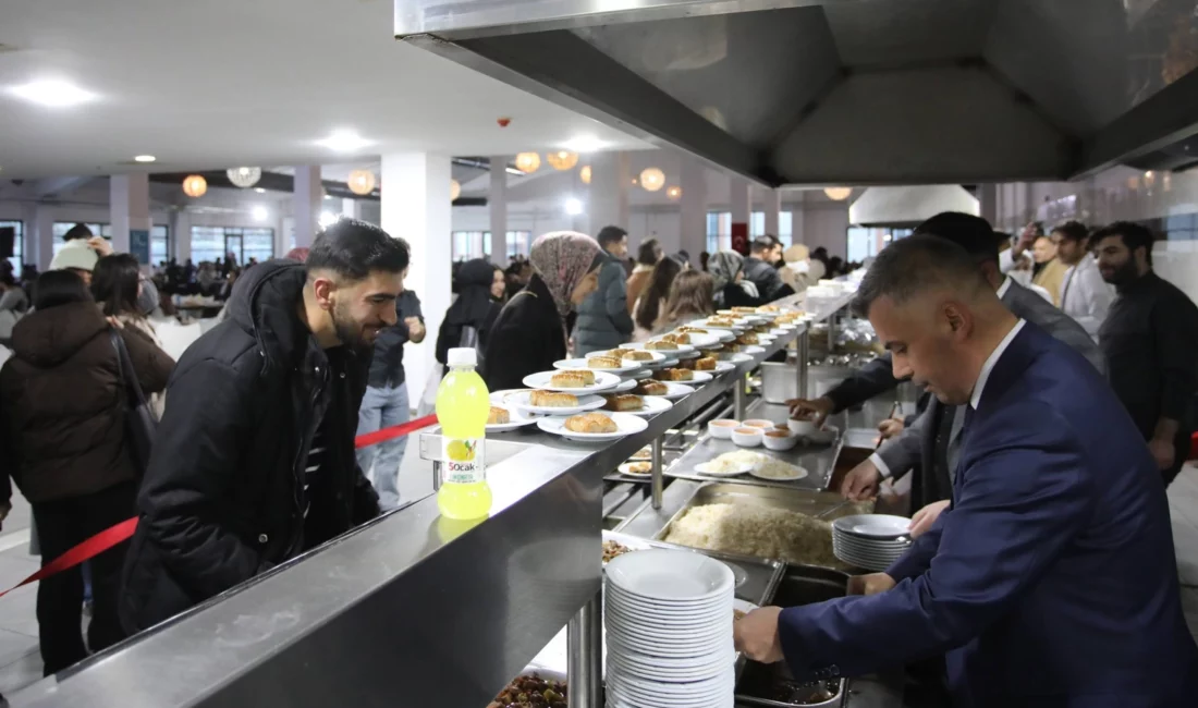 Ağrı İbrahim Çeçen Üniversitesi’nde Ramazan ayının ilk iftarı, öğrencilerle birlikte
