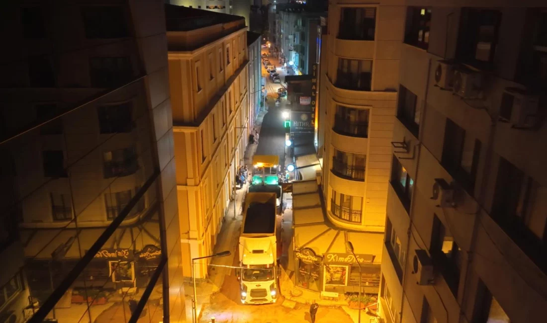 İzmir Büyükşehir Belediyesi, Alsancak’ta altyapı çalışmaları tamamlanan sokaklarda günlük yaşamı