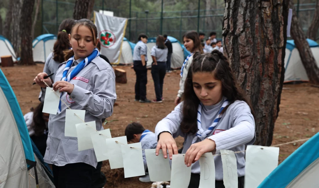 Antalya Büyükşehir Belediyesi’nin izcilik çalışmaları kapsamında farklı dönemlerden izciler, Gençlik