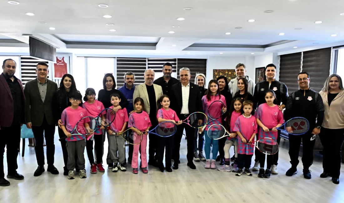 Antalya'da Muratpaşa Belediyesi 6-12 yaş grubu Tenis Performans Takımı, Muratpaşa