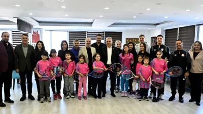 Antalya'da Muratpaşa Belediyesi 6-12 yaş grubu Tenis Performans Takımı, Muratpaşa
