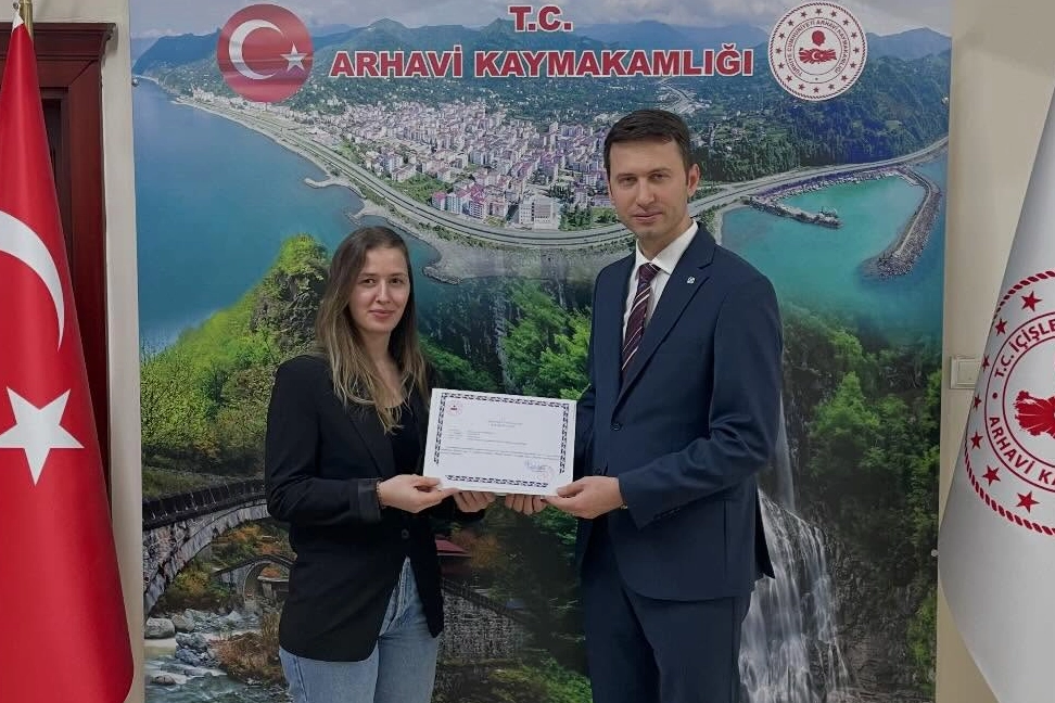 Artvin'de Arhavi Kaymakamı Burak Çimşir, özverili çalışmalarıyla dikkat çeken Arhavi