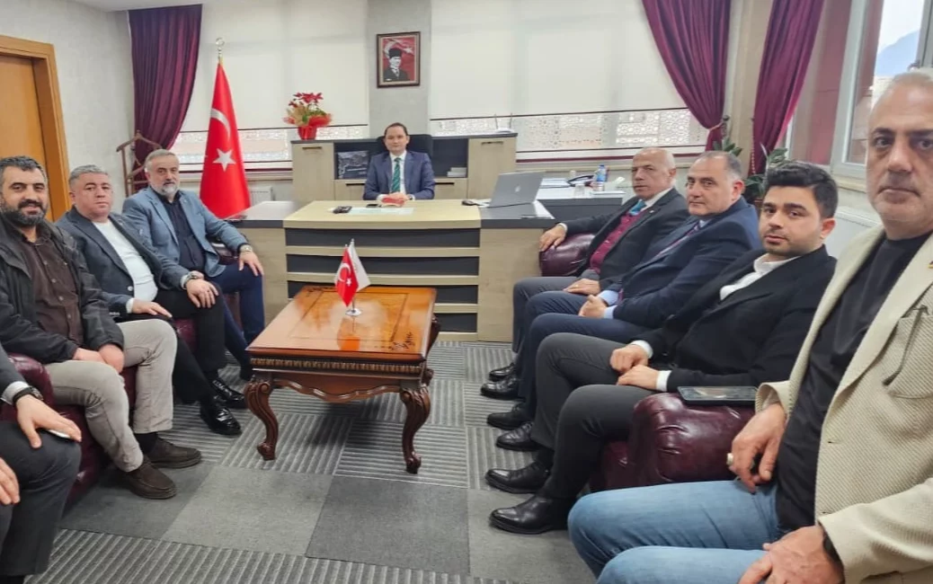 Artvin Ticaret Borsası Yönetim Kurulu Başkanı Osman Akyürek ve beraberindeki