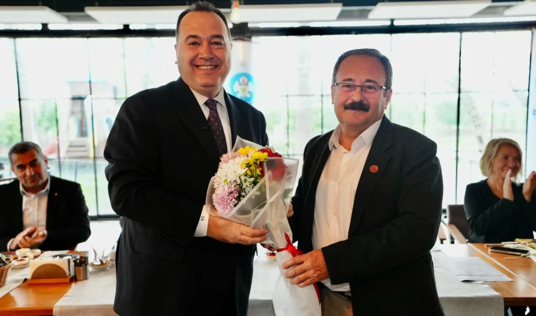 Manisa BŞB Başkanı Besim Dutlulu, Akhisar muhtarlarıyla buluştu. 10 yıllık