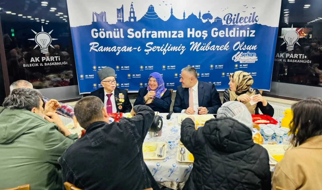 AK Parti Bilecik İl Başkanlığı tarafından düzenlenen iftar programında şehit yakınları,