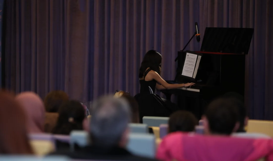 Antalya Büyükşehir Belediyesi İsmail Baha Sürelsan Konservatuarı Piyano Bölümü öğretmenlerinden