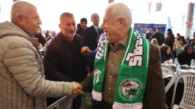 Bursa Büyükşehir Belediyesi tarafından Gürsu ilçesinde düzenlenen iftar programında konuşan