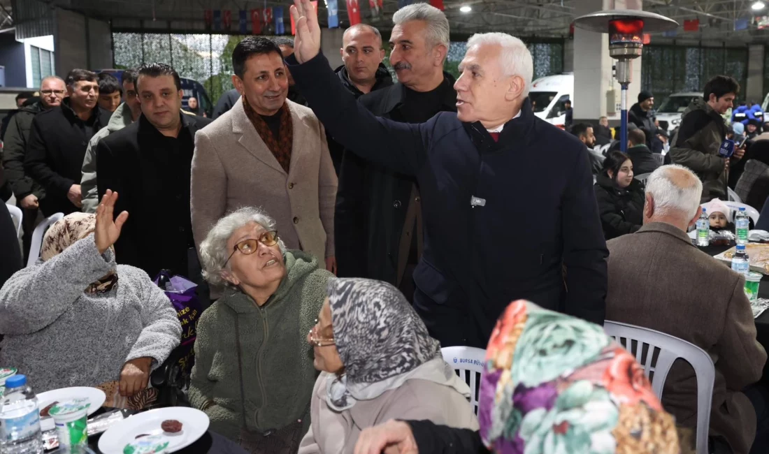 Bursa Büyükşehir Belediyesi’nin Kestel ilçesinde düzenlediği iftar programında konuşan Başkan