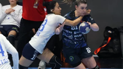 Kadınlar Hentbol Süper Ligi’nde normal sezonu lider tamamlayan, şampiyonun belirleneceği