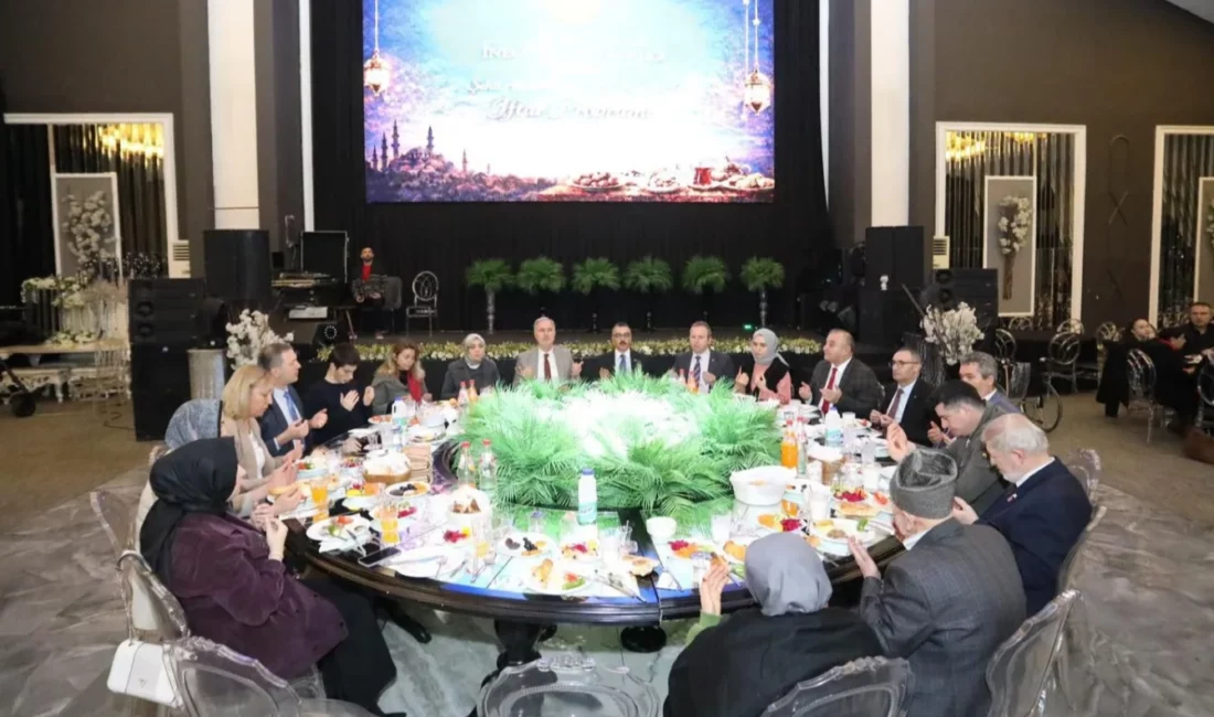 Bursa’nın İnegöl ilçesinde Ramazan ayının ilk iftarında ilçe protokolü, şehit