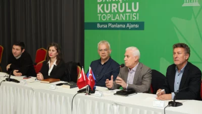 Bursa Planlama Ajansı’nın Danışma Kurulu toplantısında akademisyen ve yöneticilerle bir