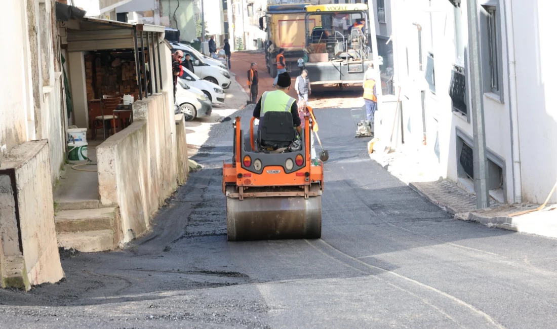 Bursa'da Osmangazi Belediyesi, ilçe genelinde sürdürdüğü kapsamlı asfalt yenileme çalışmalarıyla