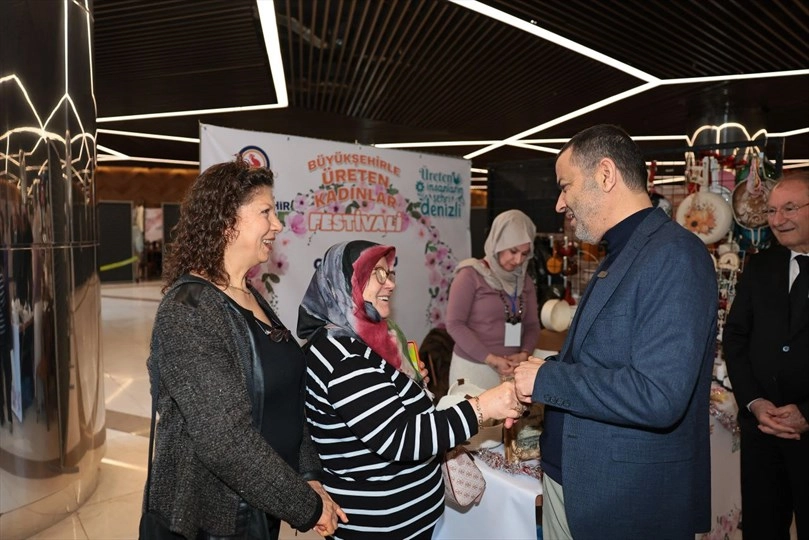 Denizli Büyükşehir Belediyesi tarafından düzenlenen “Büyükşehirle Üreten Kadınlar Festivali” atölye