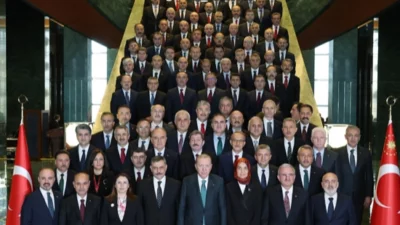 Cumhurbaşkanı Recep Tayyip Erdoğan, Valiler Buluşması’nda sosyal devlet vurgusu yaptı.