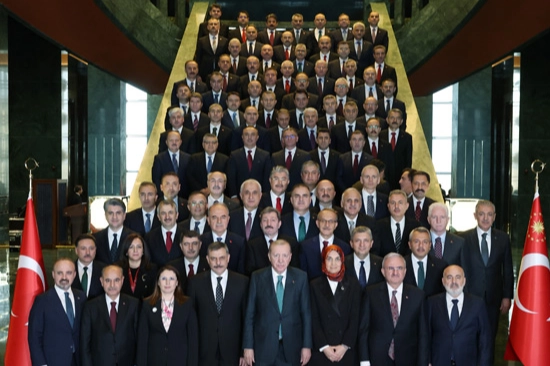 Cumhurbaşkanı Recep Tayyip Erdoğan, Valiler Buluşması’nda sosyal devlet vurgusu yaptı.