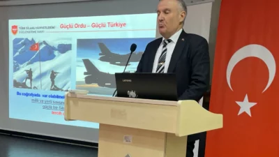Erzurum’da düzenlenen programda Türk Silahlı Kuvvetlerinin caydırıcı gücü, yerli ve