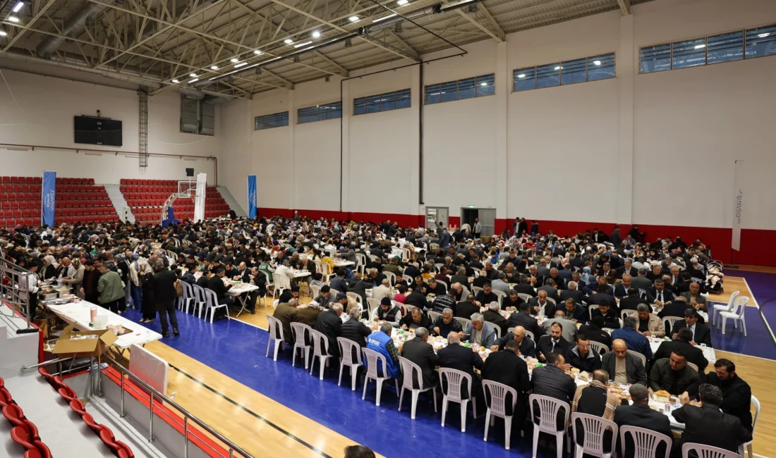 Gaziantep Büyükşehir Belediye Başkanı Fatma Şahin, Oğuzeli’nde düzenlenen iftar programında