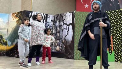 Gölcük Belediyesi, Şubat ayında düzenlediği birbirinden eğlenceli çocuk tiyatrosu etkinlikleriyle