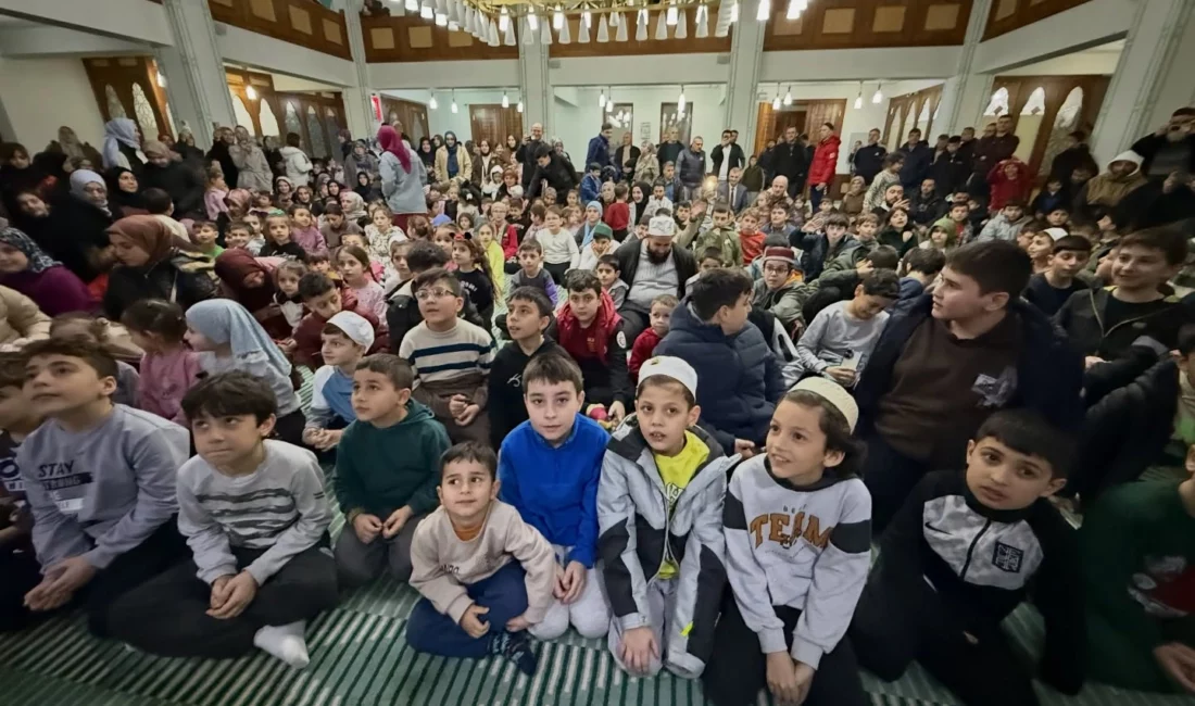 Gölcük Belediyesi’nin geleneksel olarak düzenlediği etkinliklere katılan çocuklar, Ramazan ayı