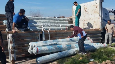 Antalya Büyükşehir Belediyesi afetten zarar gören üreticilerin yanında olmayı sürdürüyor.