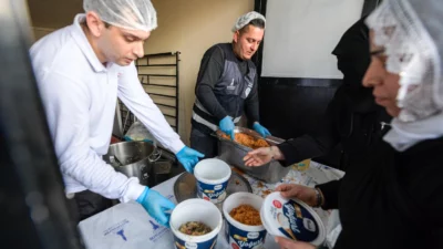 Ramazan ayında birlik ve dayanışma ruhunu büyüten İzmir Büyükşehir Belediyesi,