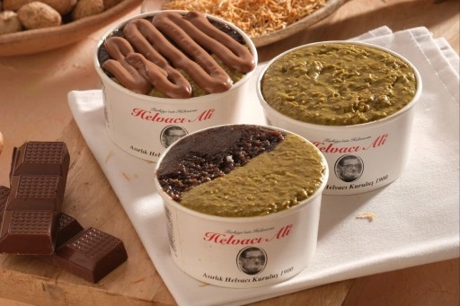 Bu yıl Ramazan ayında iftar sofralarının vazgeçilmez tatlısı dondurmalı irmik