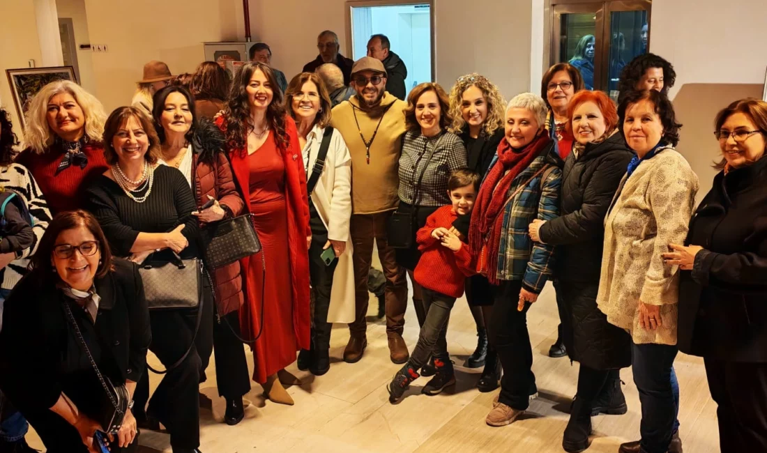 İstanbul Bakırköy Belediyesi’nin resim kurslarına katılan kursiyerlerin eserlerinden oluşan karma resim