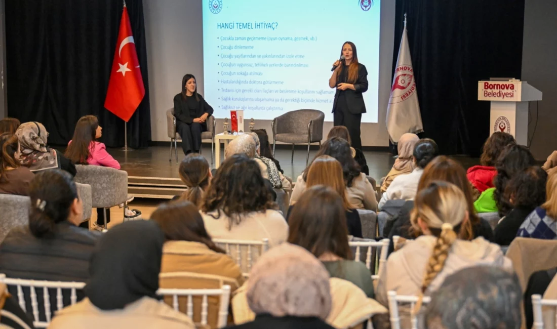 İzmir'de Bornova Belediyesi’nin ev sahipliğinde düzenlenen panelde, çocuğa yönelik şiddet